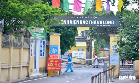 Hà Nội phong tỏa nhiều nơi, tìm người liên quan ca bán rau mắc COVID-19 - Ảnh 3. Hà Nội phong tỏa nhiều nơi, tìm người liên quan ca bán rau mắc COVID-19 - Ảnh 3.