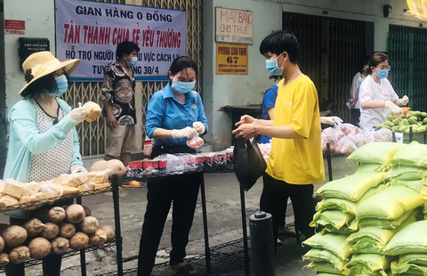 Gian hàng 0 đồng chia sẻ yêu thương trong mùa dịch - Ảnh 1. Gian hàng 0 đồng chia sẻ yêu thương trong mùa dịch - Ảnh 1.