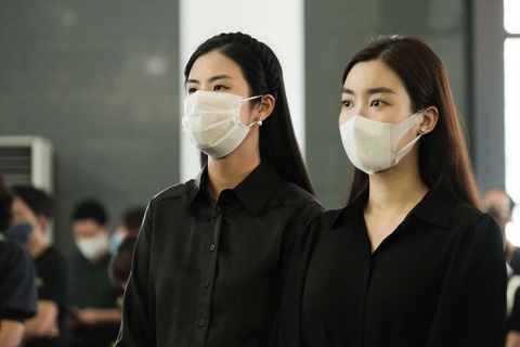 Gia đình, bạn bè đưa tiễn hoa hậu Nguyễn Thu Thủy - Ảnh 5. Gia đình, bạn bè đưa tiễn hoa hậu Nguyễn Thu Thủy - Ảnh 5.