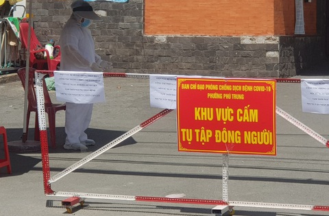 Người bệnh giảm hơn 60-70%, bệnh viện vừa lo giảm nguồn thu vừa áp lực phòng dịch COVID-19 - Ảnh 1. Người bệnh giảm hơn 60-70%, bệnh viện vừa lo giảm nguồn thu vừa áp lực phòng dịch COVID-19 - Ảnh 1.