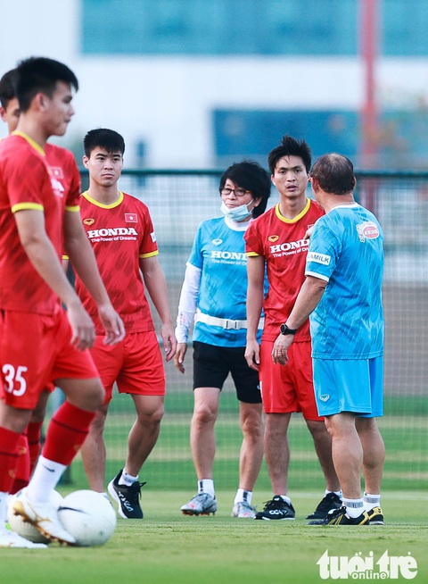 Tuấn Anh tập luyện cùng tuyển Việt Nam - Ảnh 2. Tuấn Anh tập luyện cùng tuyển Việt Nam - Ảnh 2.