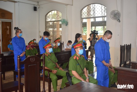 Đưa 47 người xuất cảnh trái phép, 4 bị cáo bị phạt 28 năm tù - Ảnh 1. Đưa 47 người xuất cảnh trái phép, 4 bị cáo bị phạt 28 năm tù - Ảnh 1.