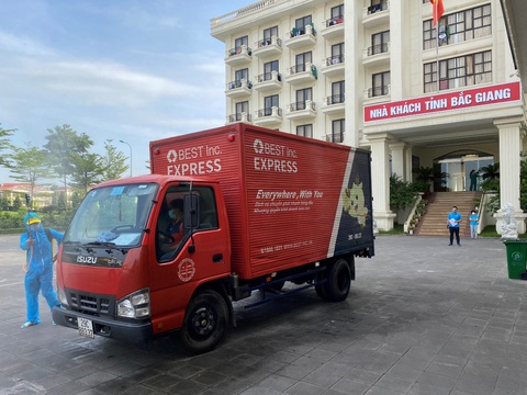 BEST Express vận chuyển miễn phí hàng cứu trợ đến vùng dịch - Ảnh 1. BEST Express vận chuyển miễn phí hàng cứu trợ đến vùng dịch - Ảnh 1.