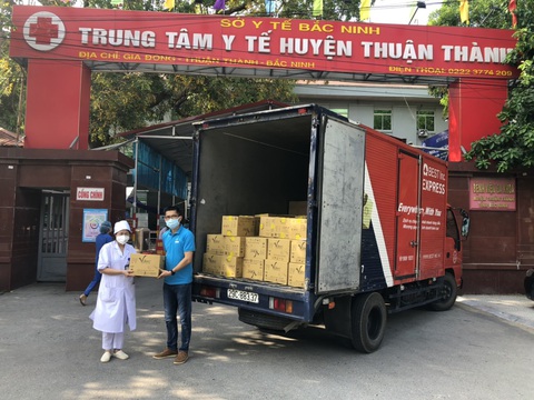 BEST Express vận chuyển miễn phí hàng cứu trợ đến vùng dịch - Ảnh 3. BEST Express vận chuyển miễn phí hàng cứu trợ đến vùng dịch - Ảnh 3.