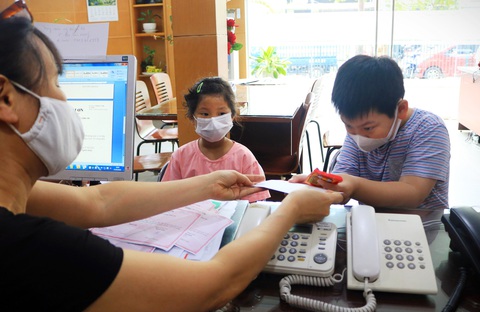Vắc xin mang dấu ấn bạn đọc Tuổi Trẻ - Ảnh 3. Vắc xin mang dấu ấn bạn đọc Tuổi Trẻ - Ảnh 3.