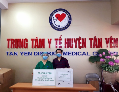 Thủy Tiên ủng hộ máy monitor, Hồ Văn Cường phủ nhận bị Phi Nhung đối xử tệ bạc - Ảnh 2. Thủy Tiên ủng hộ máy monitor, Hồ Văn Cường phủ nhận bị Phi Nhung đối xử tệ bạc - Ảnh 2.