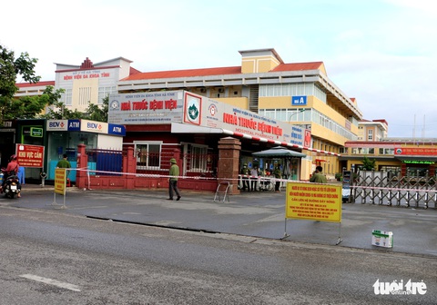 Một nhà máy và gần 6.000 dân bị phong tỏa vì ca nhiễm COVID-19 - Ảnh 1. Một nhà máy và gần 6.000 dân bị phong tỏa vì ca nhiễm COVID-19 - Ảnh 1.