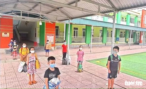 Đến thư viện trường trong kỳ nghỉ hè, nhiều học sinh bị cách ly - Ảnh 1. Đến thư viện trường trong kỳ nghỉ hè, nhiều học sinh bị cách ly - Ảnh 1.
