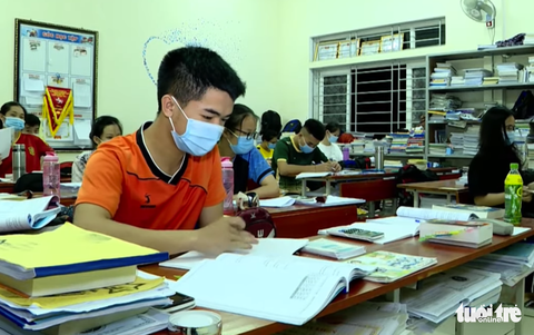Hàng chục trường ở Nghệ An hoãn thi thử tốt nghiệp THPT - Ảnh 1. Hàng chục trường ở Nghệ An hoãn thi thử tốt nghiệp THPT - Ảnh 1.