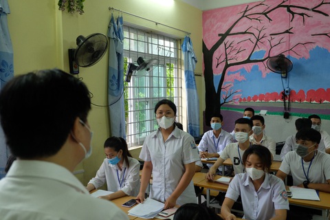 Hơn 18.000 thí sinh thuộc diện không thi tốt nghiệp THPT đợt 1, chờ thi đợt 2 - Ảnh 1. Hơn 18.000 thí sinh thuộc diện không thi tốt nghiệp THPT đợt 1, chờ thi đợt 2 - Ảnh 1.