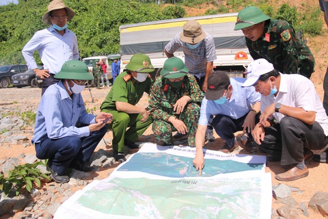 Nối lại tìm kiếm 11 công nhân mất tích ở thủy điện Rào Trăng 3 - Ảnh 1. Nối lại tìm kiếm 11 công nhân mất tích ở thủy điện Rào Trăng 3 - Ảnh 1.