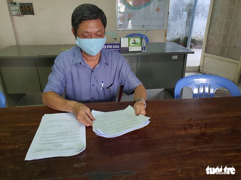 Dân trọ lay lắt mùa dịch bệnh, chủ nhà san sẻ khó khăn - Ảnh 1. Dân trọ lay lắt mùa dịch bệnh, chủ nhà san sẻ khó khăn - Ảnh 1.