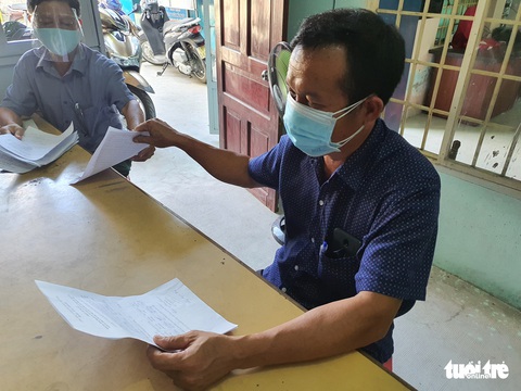 Dân trọ lay lắt mùa dịch bệnh, chủ nhà san sẻ khó khăn - Ảnh 2. Dân trọ lay lắt mùa dịch bệnh, chủ nhà san sẻ khó khăn - Ảnh 2.