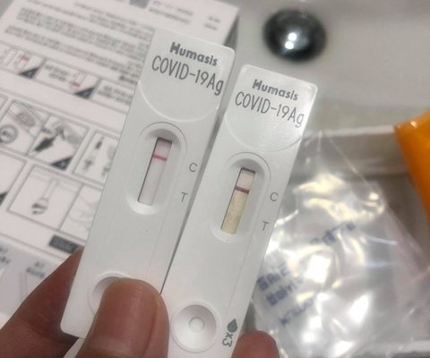 HỎI - ĐÁP về dịch COVID-19: Test nhanh COVID-19 có thể thực hiện tại nhà? - Ảnh 1. HỎI - ĐÁP về dịch COVID-19: Test nhanh COVID-19 có thể thực hiện tại nhà? - Ảnh 1.