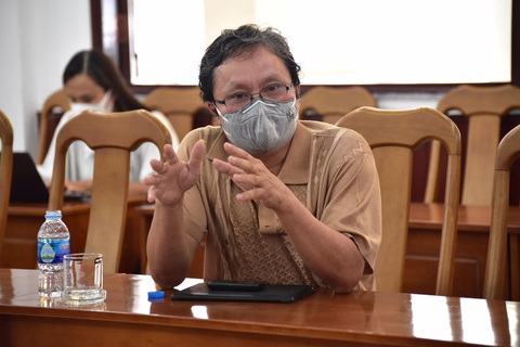 Bí thư Thành ủy TP.HCM gặp gỡ các chuyên gia, nhà khoa học cùng bàn cách chống dịch COVID-19 - Ảnh 2. Bí thư Thành ủy TP.HCM gặp gỡ các chuyên gia, nhà khoa học cùng bàn cách chống dịch COVID-19 - Ảnh 2.