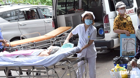 Cấp cứu bệnh nhân mùa dịch, bệnh viện không được từ chối - Ảnh 1. Cấp cứu bệnh nhân mùa dịch, bệnh viện không được từ chối - Ảnh 1.