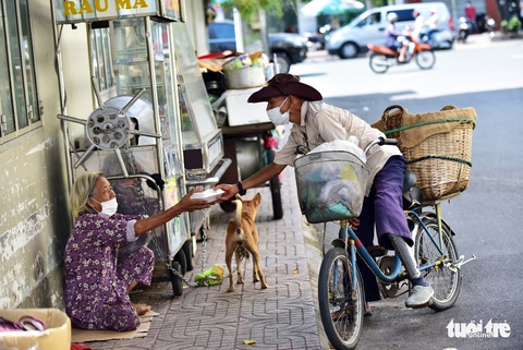 Sài Gòn mình chống dịch thấy thật dễ thương - Ảnh 3. Sài Gòn mình chống dịch thấy thật dễ thương - Ảnh 3.