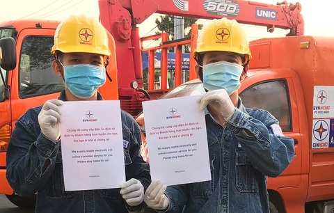 HỎI - ĐÁP về dịch COVID-19: Người dân miền Nam đang giãn cách đóng tiền điện thế nào? - Ảnh 1. HỎI - ĐÁP về dịch COVID-19: Người dân miền Nam đang giãn cách đóng tiền điện thế nào? - Ảnh 1.