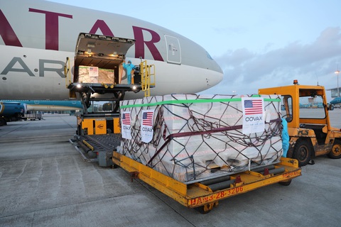 2 triệu liều vắc xin Mỹ tặng đã về đến Việt Nam - Ảnh 1. 2 triệu liều vắc xin Mỹ tặng đã về đến Việt Nam - Ảnh 1.