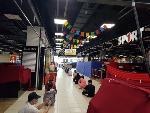 Sức mua ở TP.HCM hạ nhiệt, siêu thị, cửa hàng bắt đầu trả nợ hàng online - Ảnh 1. Sức mua ở TP.HCM hạ nhiệt, siêu thị, cửa hàng bắt đầu trả nợ hàng online - Ảnh 1.