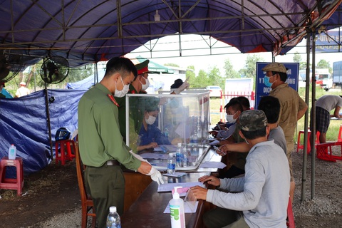 Quảng Nam: Hỗ trợ bà con xa quê ở TP.HCM, sẵn sàng đón về quê nếu quá khó - Ảnh 1. Quảng Nam: Hỗ trợ bà con xa quê ở TP.HCM, sẵn sàng đón về quê nếu quá khó - Ảnh 1.
