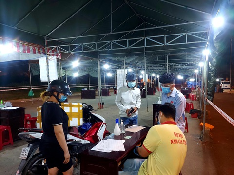 Ninh Kiều và Cái Răng, Cần Thơ đêm trước giờ G - Ảnh 5. Ninh Kiều và Cái Răng, Cần Thơ đêm trước giờ G - Ảnh 5.