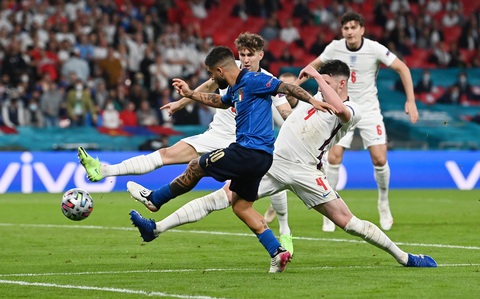 Những khoảnh khắc định đoạt trận chung kết Euro 2020 - Ảnh 10. Những khoảnh khắc định đoạt trận chung kết Euro 2020 - Ảnh 10.