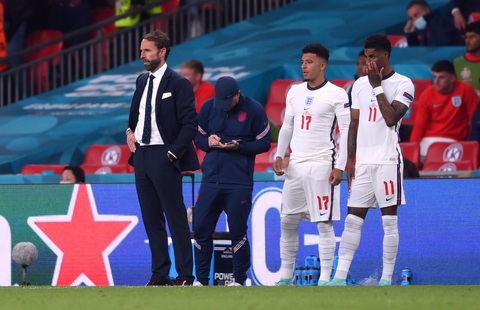 Những khoảnh khắc định đoạt trận chung kết Euro 2020 - Ảnh 17. Những khoảnh khắc định đoạt trận chung kết Euro 2020 - Ảnh 17.