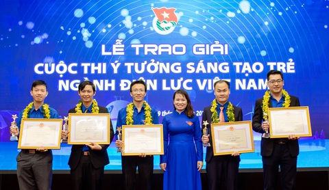 Số hóa kiểm tra lưới điện trên thiết bị di động - Ảnh 4. Số hóa kiểm tra lưới điện trên thiết bị di động - Ảnh 4.