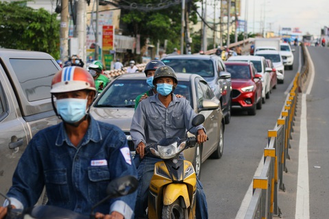Gò Vấp kêu gọi dân hạn chế ra đường để tránh ùn ứ - Ảnh 1. Gò Vấp kêu gọi dân hạn chế ra đường để tránh ùn ứ - Ảnh 1.