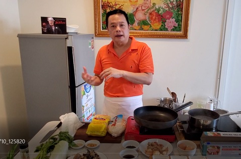 Đầu bếp Jack Lee: Mùa này bà con nên tăng cường thêm gừng, hành, tỏi... - Ảnh 1. Đầu bếp Jack Lee: Mùa này bà con nên tăng cường thêm gừng, hành, tỏi... - Ảnh 1.