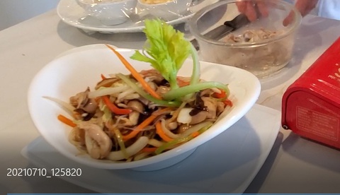 Đầu bếp Jack Lee: Mùa này bà con nên tăng cường thêm gừng, hành, tỏi... - Ảnh 3. Đầu bếp Jack Lee: Mùa này bà con nên tăng cường thêm gừng, hành, tỏi... - Ảnh 3.
