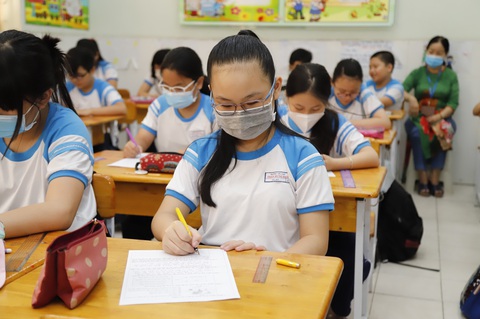 HỎI - ĐÁP về dịch COVID-19: Các quận, huyện ở TP.HCM tuyển sinh đầu cấp ra sao? - Ảnh 1. HỎI - ĐÁP về dịch COVID-19: Các quận, huyện ở TP.HCM tuyển sinh đầu cấp ra sao? - Ảnh 1.
