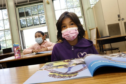 CDC Mỹ khuyến khích các trường học mở cửa học trực tiếp - Ảnh 1. CDC Mỹ khuyến khích các trường học mở cửa học trực tiếp - Ảnh 1.