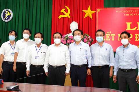 Công nhân gặp khó mùa COVID-19, doanh nghiệp ở Đồng Nai thưởng ngay 3-5 triệu - Ảnh 1. Công nhân gặp khó mùa COVID-19, doanh nghiệp ở Đồng Nai thưởng ngay 3-5 triệu - Ảnh 1.