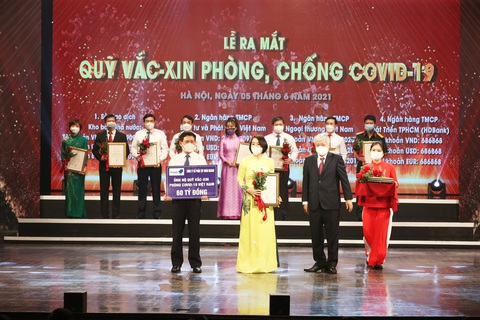 Kiến nghị ưu tiên tiêm vắc xin cho nhân viên bán lẻ, sản xuất thực phẩm - Ảnh 7. Kiến nghị ưu tiên tiêm vắc xin cho nhân viên bán lẻ, sản xuất thực phẩm - Ảnh 7.