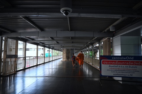 Thái Lan lại giới nghiêm ban đêm vùng Đại Bangkok - Ảnh 4. Thái Lan lại giới nghiêm ban đêm vùng Đại Bangkok - Ảnh 4.