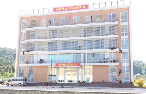 Cảnh sát cơ động, công an diễn tập phòng, chống khủng bố - Ảnh 4. Cảnh sát cơ động, công an diễn tập phòng, chống khủng bố - Ảnh 4.