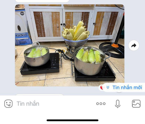 Dân Sài Gòn đi chợ giúp nhau, chia từng cọng rau con cá, thấy thương sao hết - Ảnh 2. Dân Sài Gòn đi chợ giúp nhau, chia từng cọng rau con cá, thấy thương sao hết - Ảnh 2.