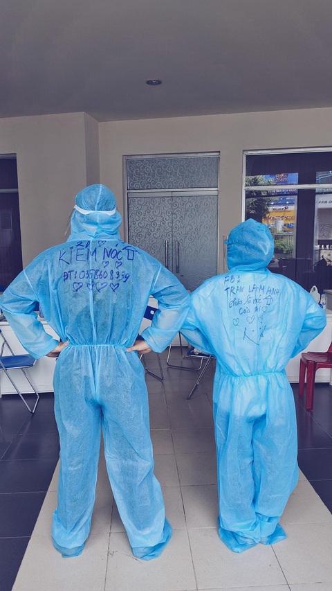 Nào ta cùng trang trí đồ bảo hộ chống dịch! - Ảnh 3. Nào ta cùng trang trí đồ bảo hộ chống dịch! - Ảnh 3.