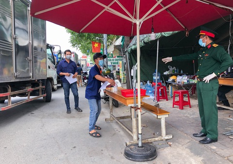 Qua chốt nhưng không cần chạm - Ảnh 5. Qua chốt nhưng không cần chạm - Ảnh 5.