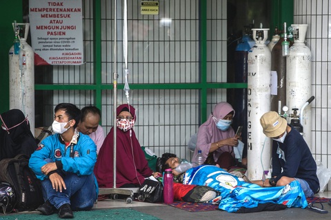 Khủng hoảng thiếu oxy ở Indonesia do dịch bệnh tăng cao - Ảnh 1. Khủng hoảng thiếu oxy ở Indonesia do dịch bệnh tăng cao - Ảnh 1.