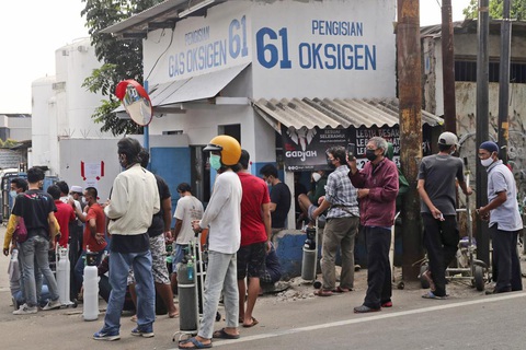 Khủng hoảng thiếu oxy ở Indonesia do dịch bệnh tăng cao - Ảnh 5. Khủng hoảng thiếu oxy ở Indonesia do dịch bệnh tăng cao - Ảnh 5.