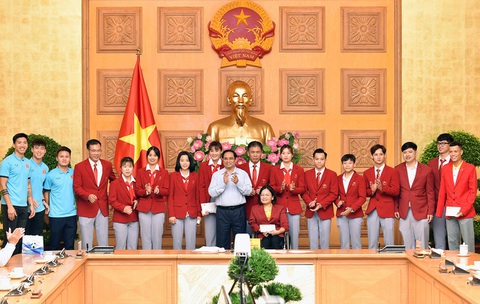 Thủ tướng Phạm Minh Chính tặng bằng khen cho đội tuyển Việt Nam - Ảnh 3. Thủ tướng Phạm Minh Chính tặng bằng khen cho đội tuyển Việt Nam - Ảnh 3.