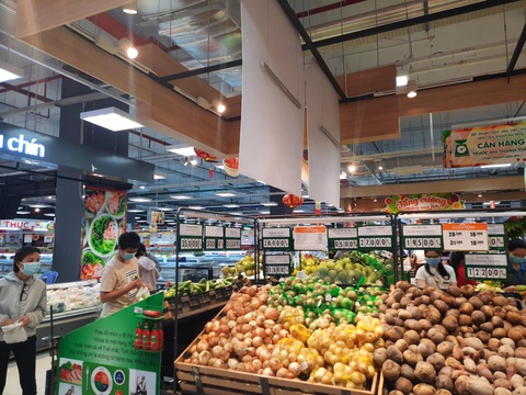 Trứng ở siêu thị giá bình ổn bị gom để bán ra ngoài - Ảnh 2. Trứng ở siêu thị giá bình ổn bị gom để bán ra ngoài - Ảnh 2.