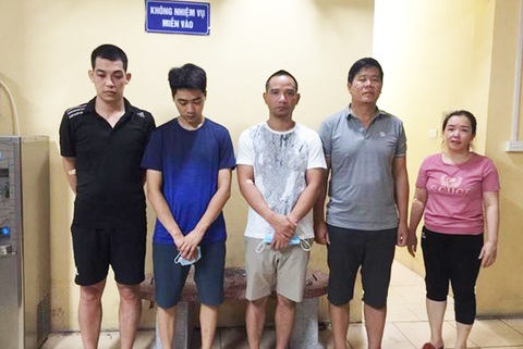 Phá đường dây tín dụng đen, đánh bạc, cá độ bóng đá gần trăm tỉ đồng mùa EURO - Ảnh 2. Phá đường dây tín dụng đen, đánh bạc, cá độ bóng đá gần trăm tỉ đồng mùa EURO - Ảnh 2.