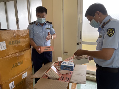 Thuốc lá thế hệ mới lậu lọt cửa thế nào? - Ảnh 1. Thuốc lá thế hệ mới lậu lọt cửa thế nào? - Ảnh 1.