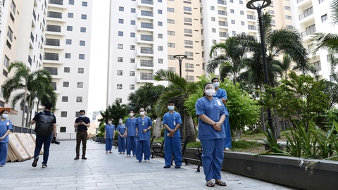 TP.HCM: Quá tải nguồn lực điều trị COVID-19 - Ảnh 1. TP.HCM: Quá tải nguồn lực điều trị COVID-19 - Ảnh 1.