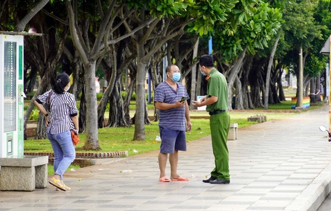 Phố biển Vũng Tàu ngày đầu giãn cách - Ảnh 7. Phố biển Vũng Tàu ngày đầu giãn cách - Ảnh 7.