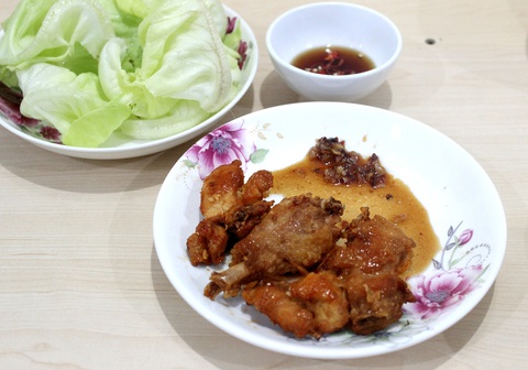 Gà chiên nước mắm, canh bông cải thịt bằm: Thực đơn của người độc thân. - Ảnh 2. Gà chiên nước mắm, canh bông cải thịt bằm: Thực đơn của người độc thân. - Ảnh 2.